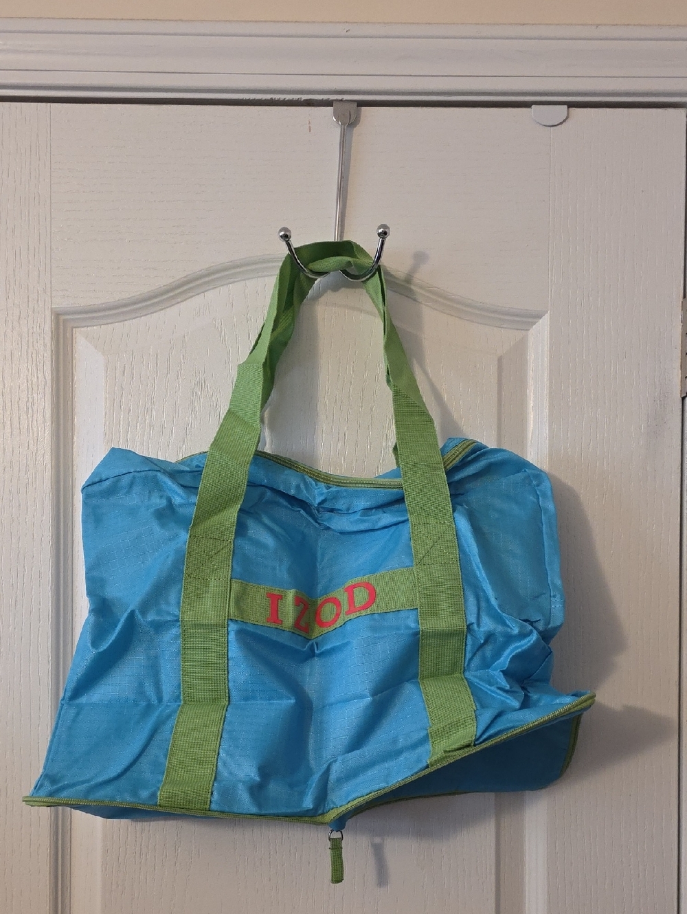 Izod Turquoise Tote with Lime Green Straps